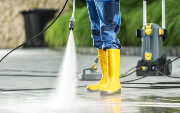 Best Deck Cleaning Services  in Mukwonago, WI